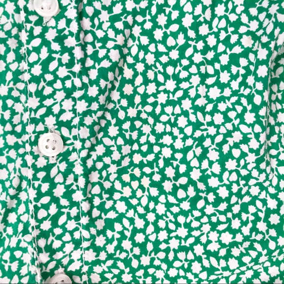 ✨ Floral Button Up ✨ - Picture 3 of 3